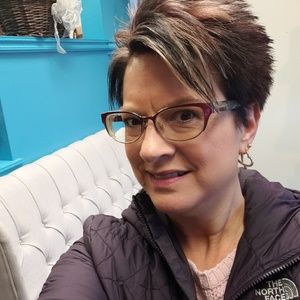 Meet your Posher, Christine